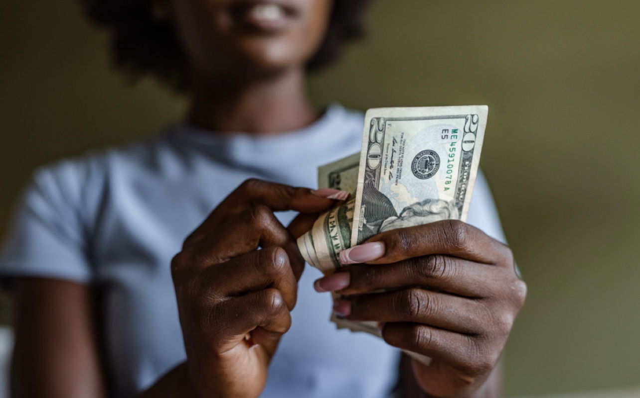 Report Shows Gender Pay Gap Widens in 2025 Report Shows Gender Pay Gap Widens in 2025