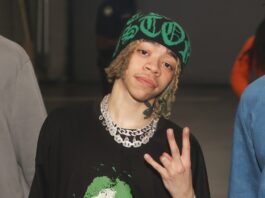 King Harris popped out with a fam pic that’s got the TL talking! Check it out: